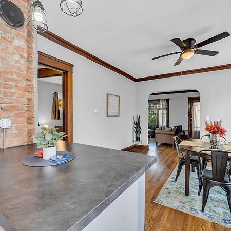 Beautifully Remodeled Duplex Apt In West Blvd Cleveland Kültér fotó
