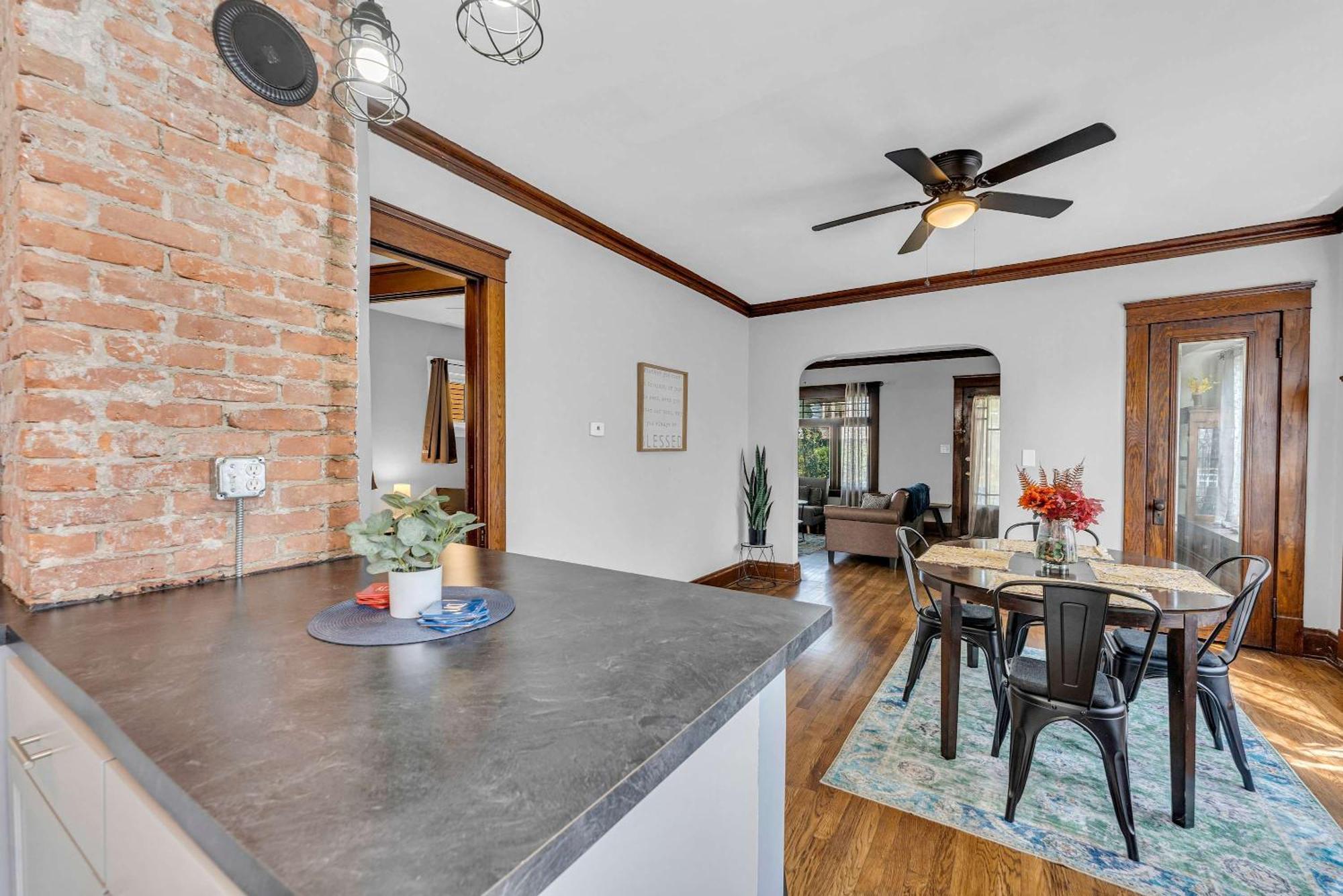 Beautifully Remodeled Duplex Apt In West Blvd Cleveland Kültér fotó